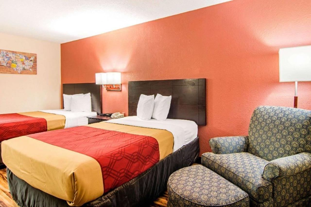 Econo Lodge Мадисон Экстерьер фото