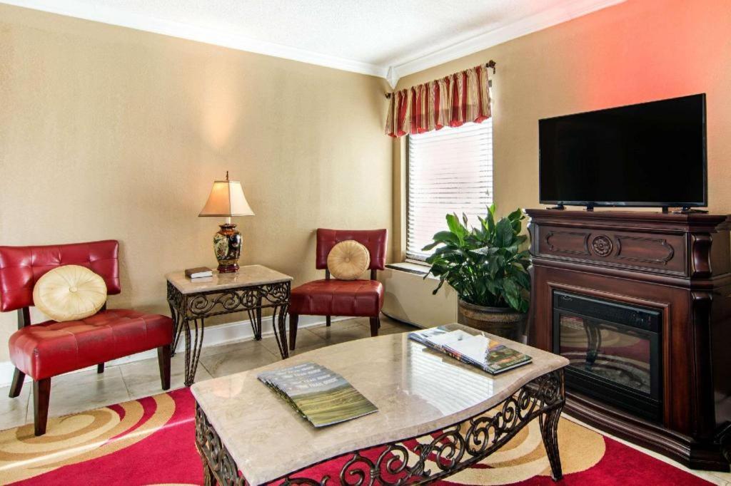Econo Lodge Мадисон Экстерьер фото