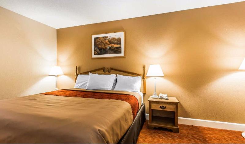 Econo Lodge Мадисон Экстерьер фото